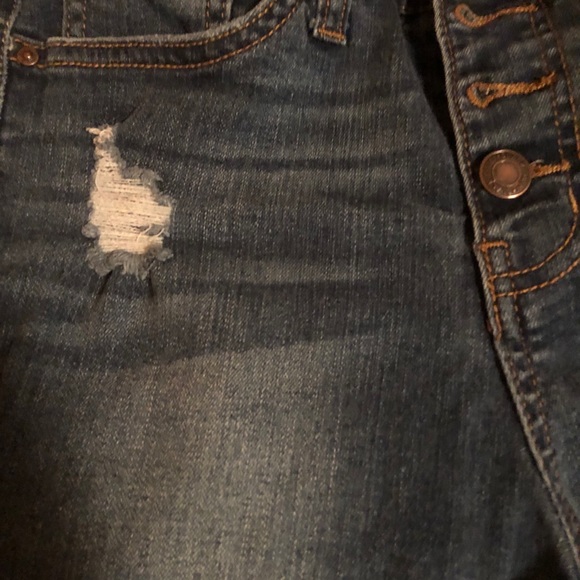 BLACK DAISY DISTRESSED JEANS - Picture 3 of 8